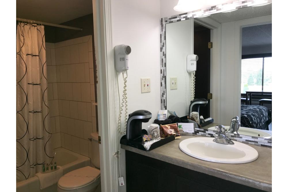 Bathroom & Vanity