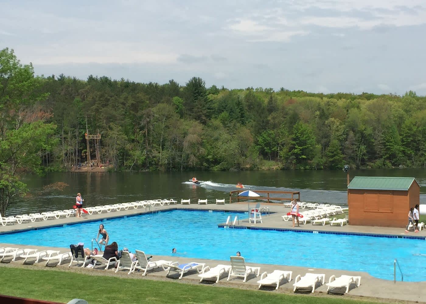 Pocono Valley Reeders Pa 18352 Poconos Resort