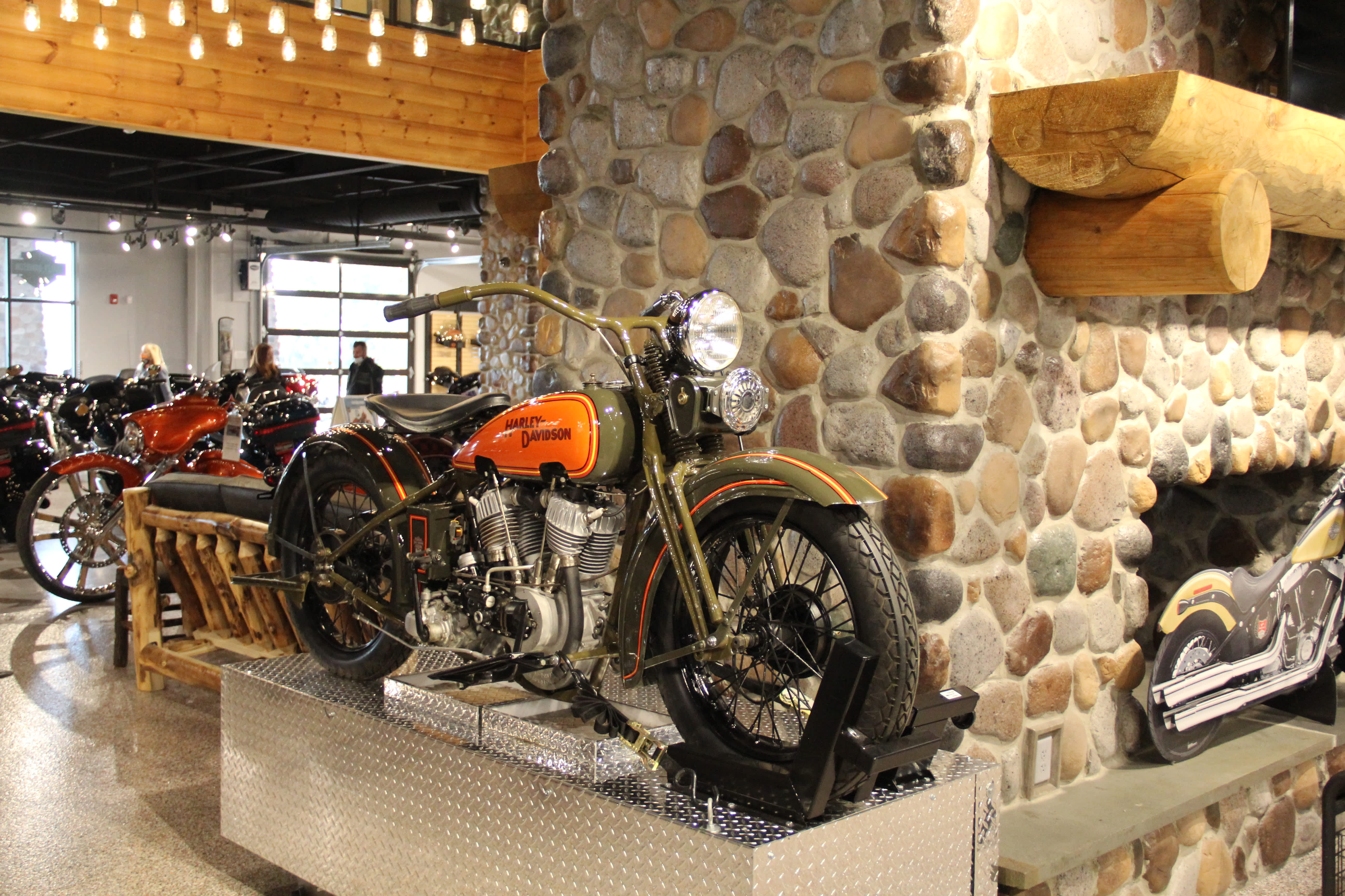 Harley davidson hot sale hours today