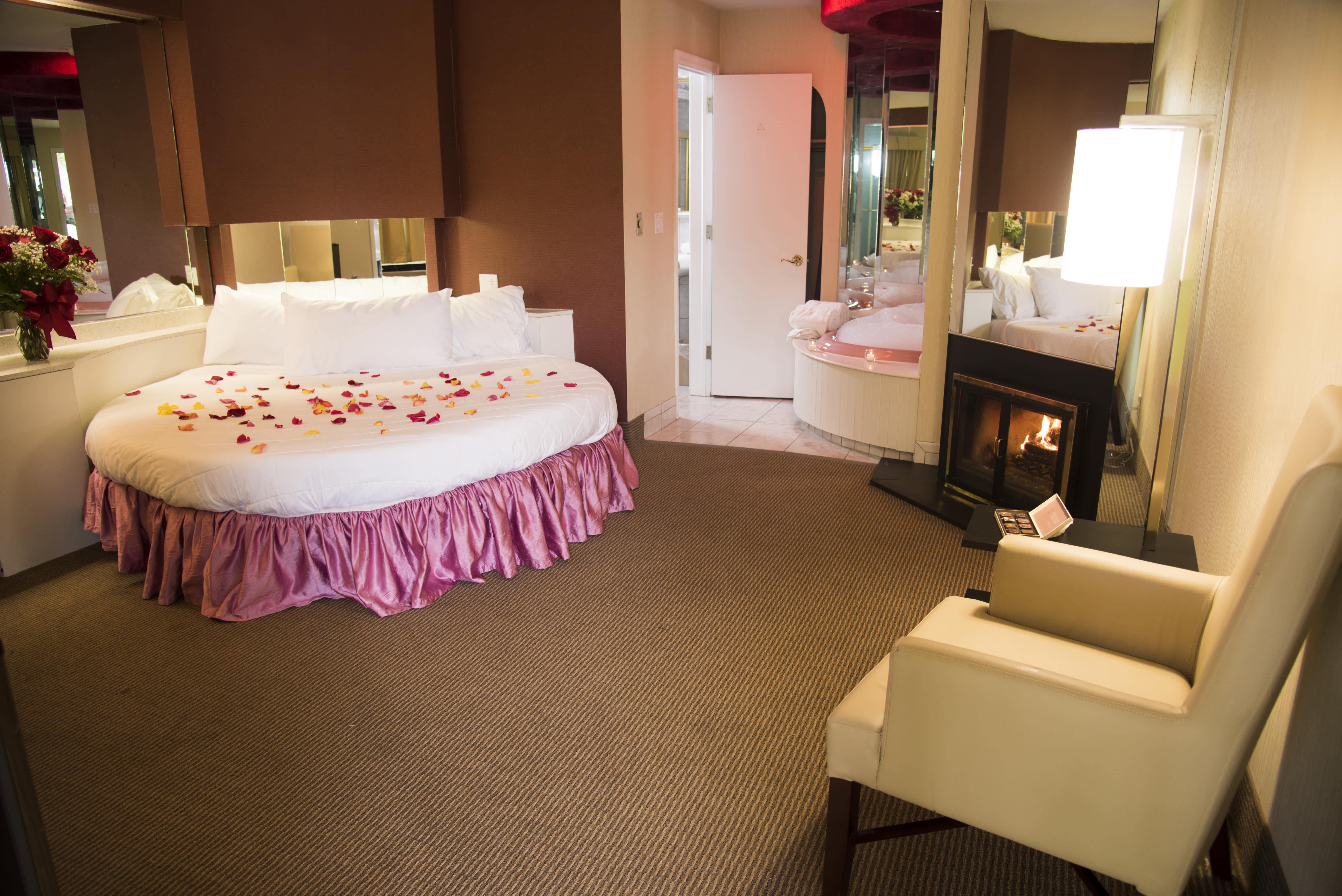 Pocono Palace Resort Marshalls Creek Pa 18335