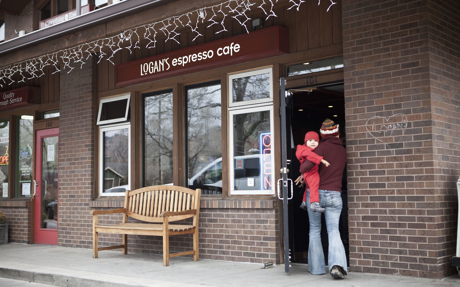 Logan S Cafe