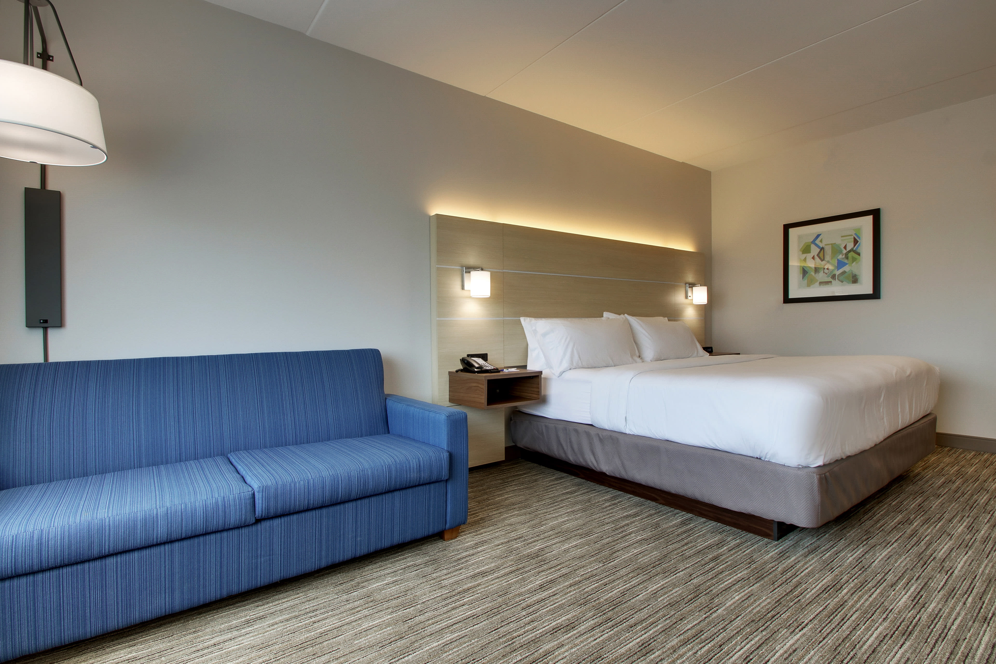Holiday Inn Express Suites