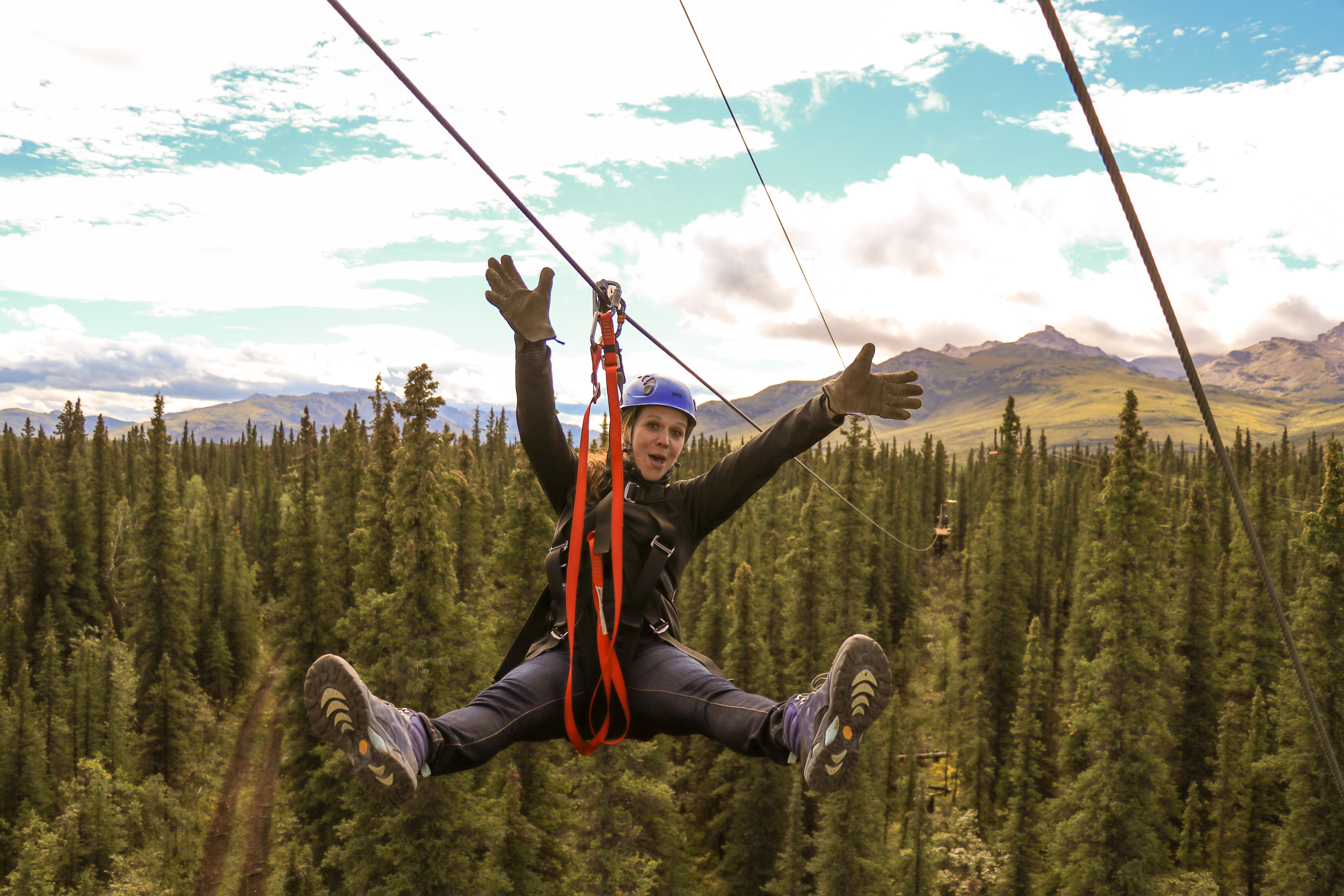 Denali Park Zipline Ipte kayma nedir, malzemeleri nelerdir, ipte kayma nerede, hangi mevsimde, nasil yapilir, tuerkiye ve duenyadaki ipte. explore fairbanks alaska