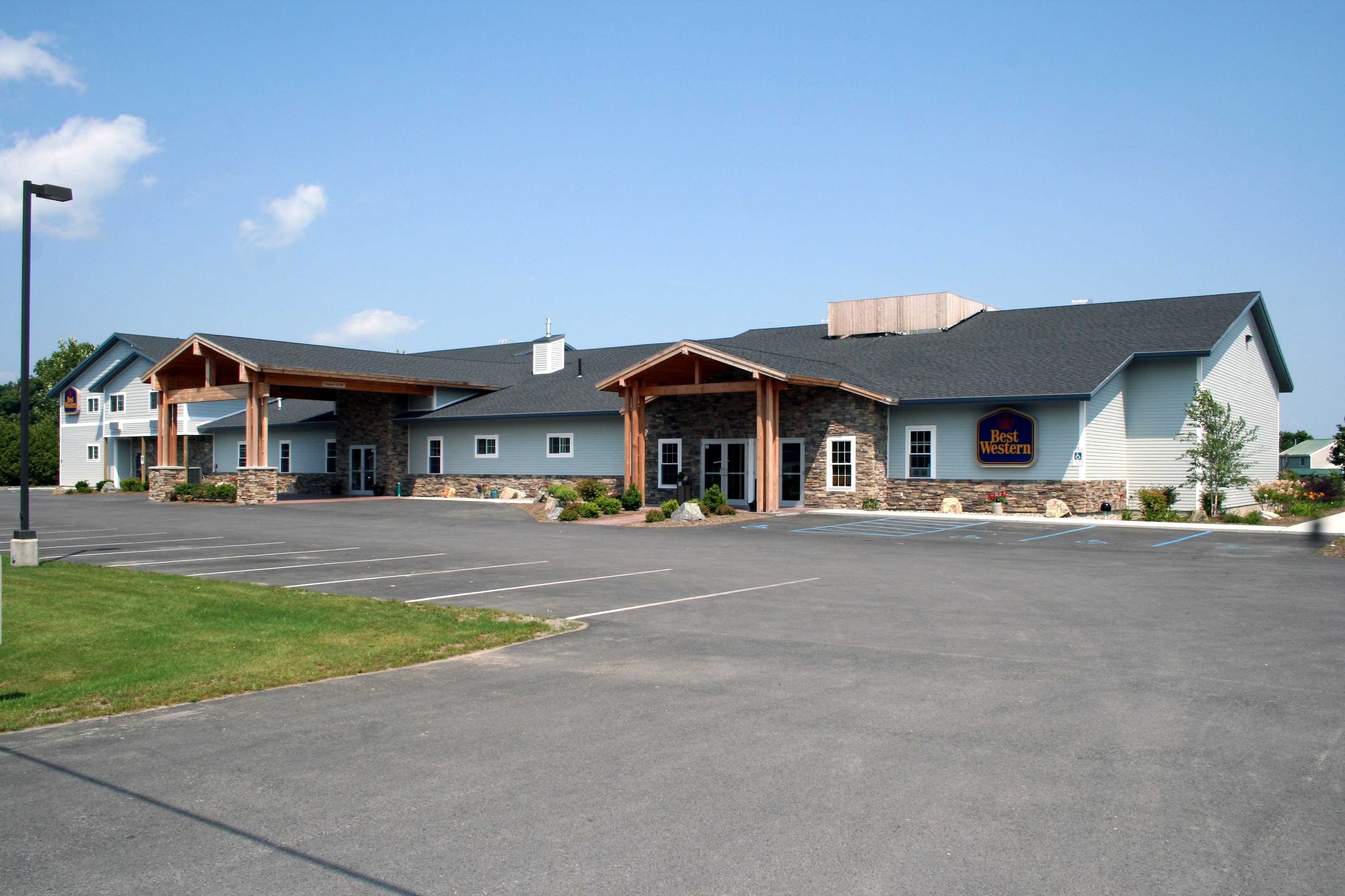 Best Western Ticonderoga Inn & Suites Ticonderoga, NY 12883