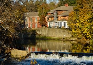 Best Western Plus The Inn Amp Suites At The Falls