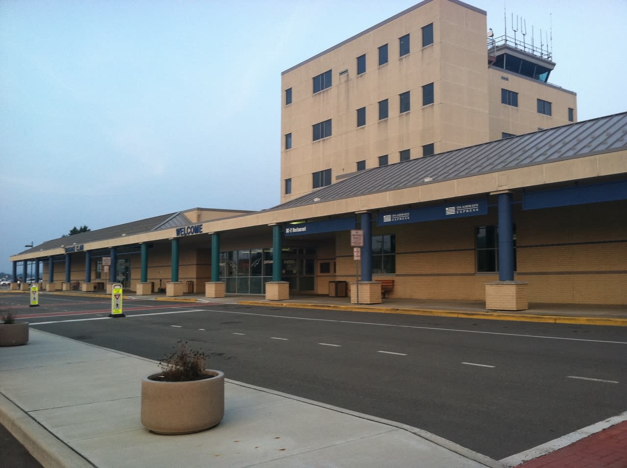 Elmira Corning Regional Airport (ELM) Horseheads, NY 14845