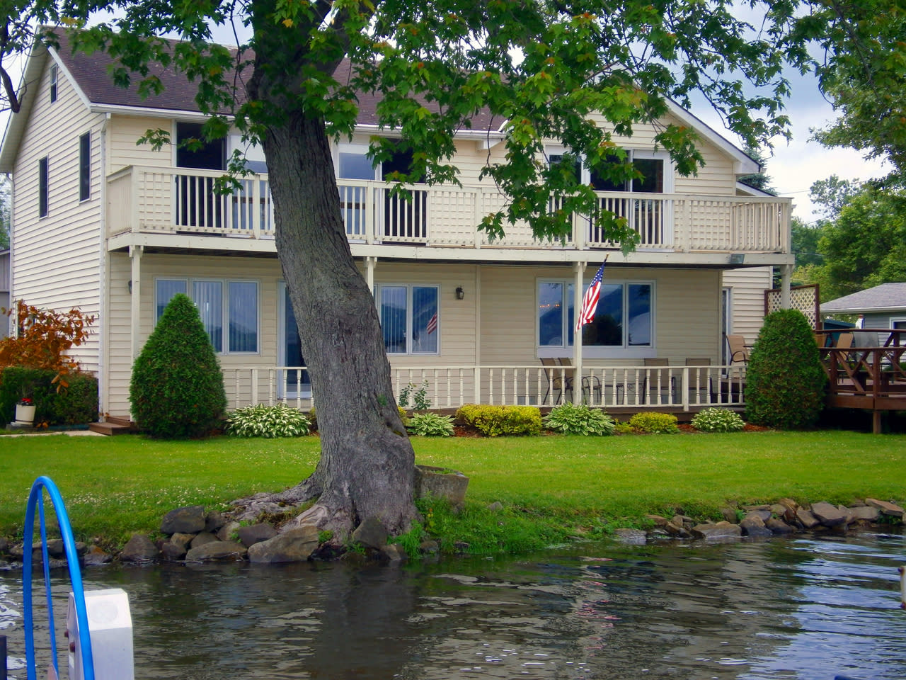 Chautauqua Maple Bay Lakefront Rental Ashville, NY 14710