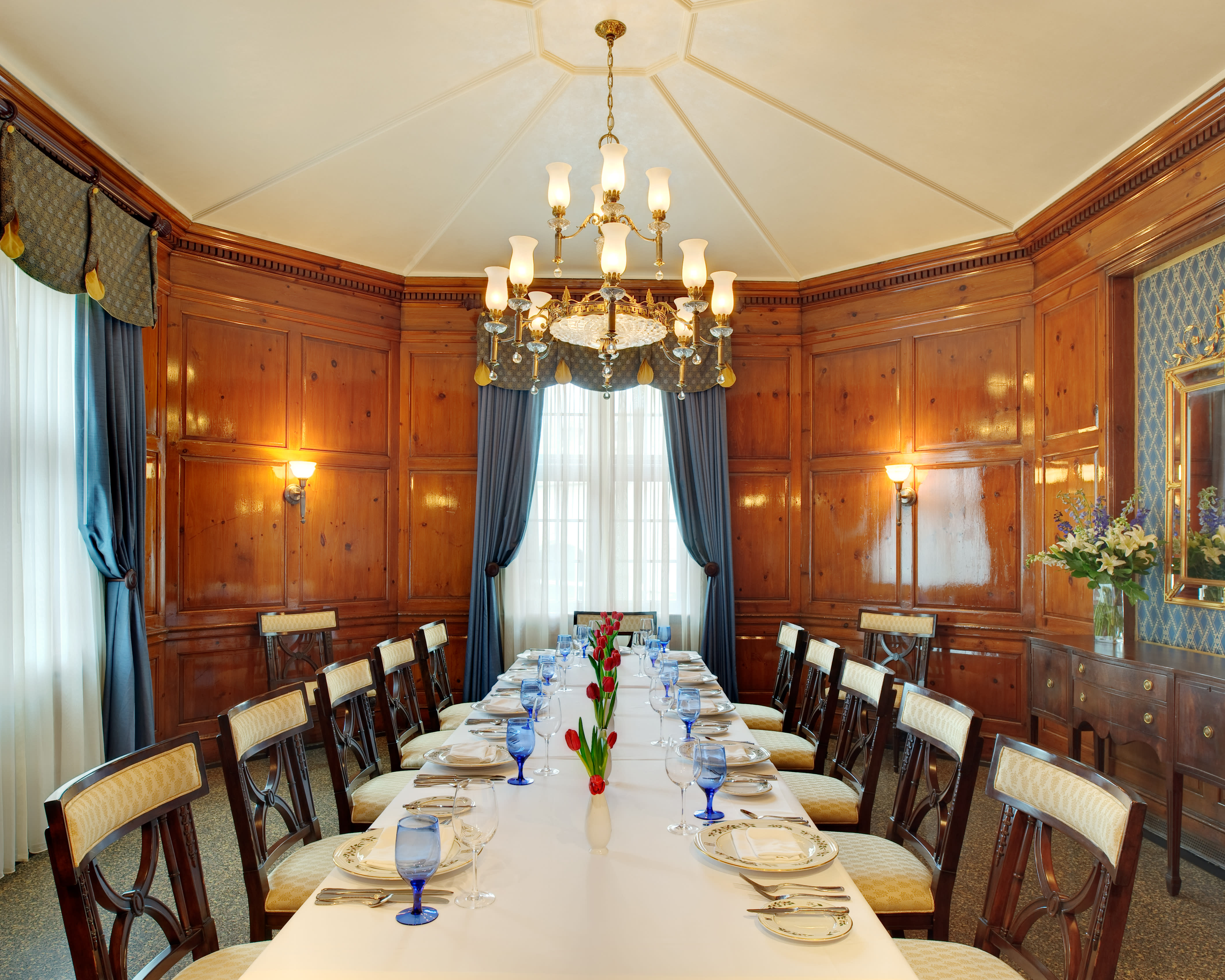The Regency Room At The Hotel Roanoke Conference Center