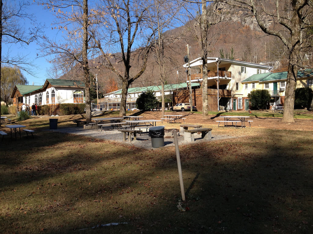 Geneva Riverside Lodging