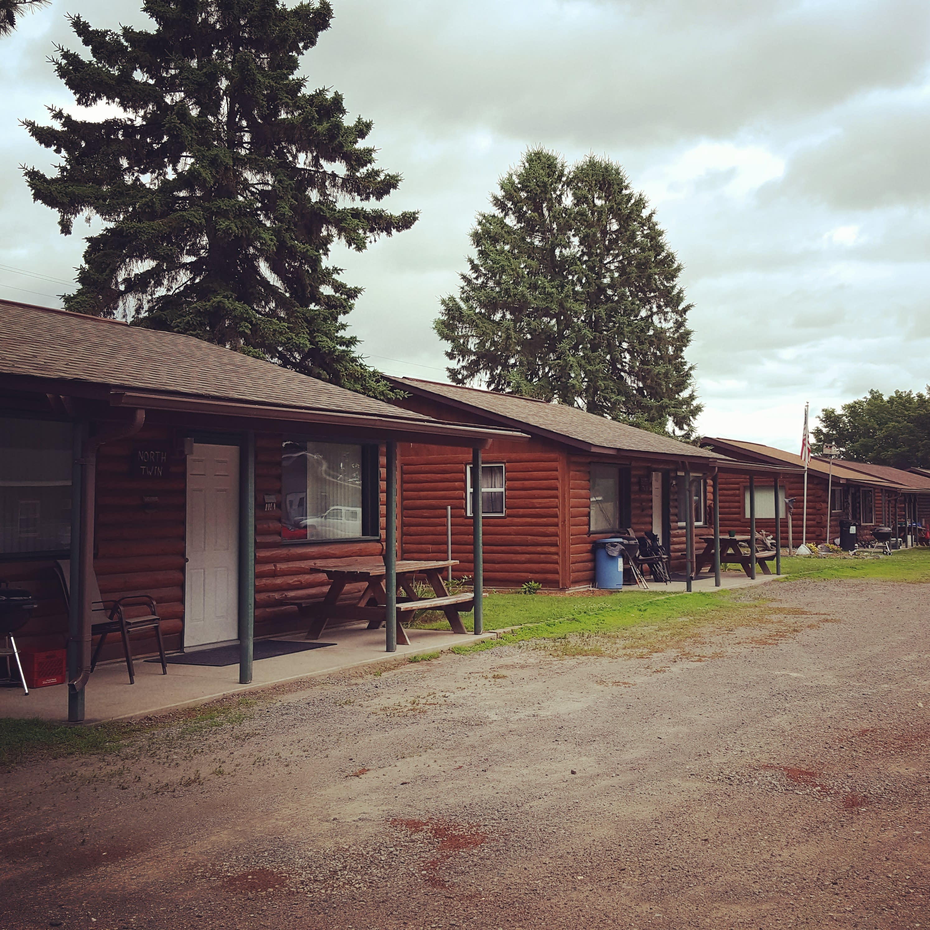 Lakeview Log Cabin Resort