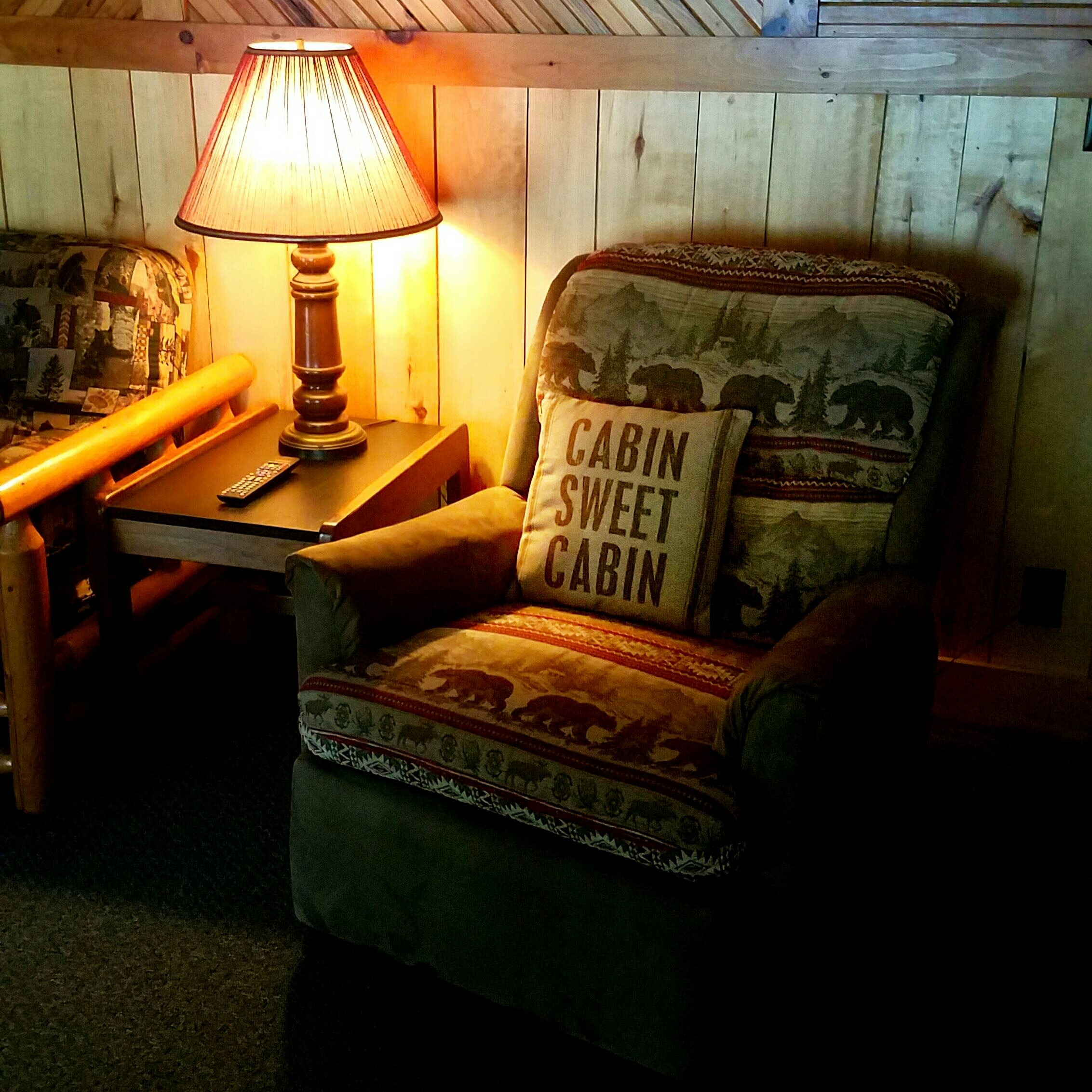 Lakeview Log Cabin Resort