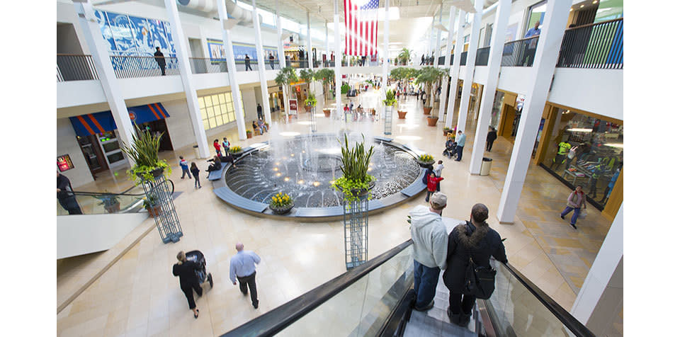 plymouth-meeting-mall-fountain-10_4683ee46-5056-a36a-072cd93ef651f4de.jpg
