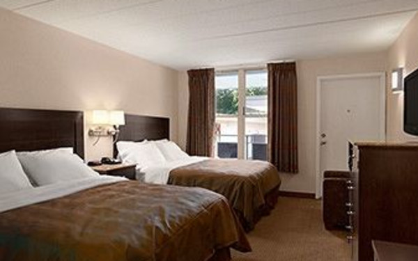 Ramada Rockville Centre