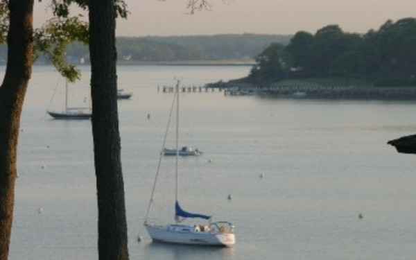 Dering Harbor Inn