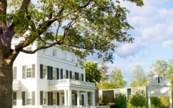 Topping Rose House