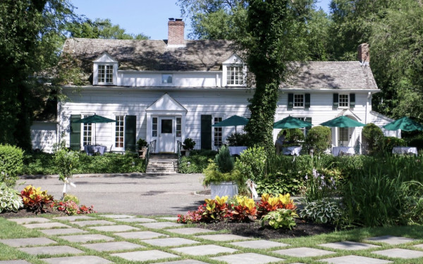 Mid-Week Anniversary Package at Estate at Three Village Inn