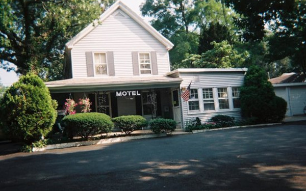 Mattituck Motel