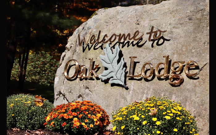 Entrance to Oak Lodge