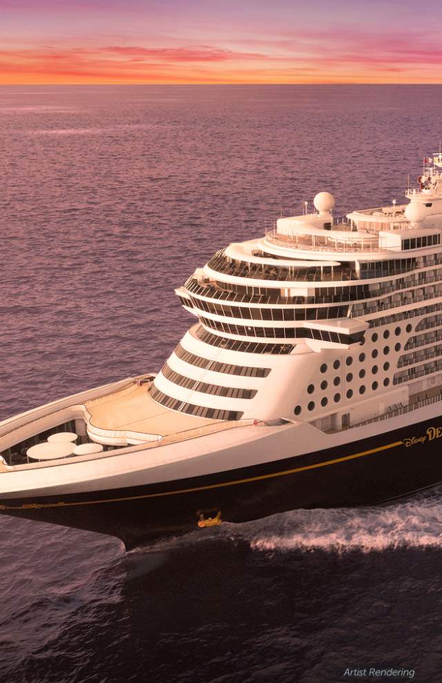 Crucero Disney Destiny atracado en Port Everglades