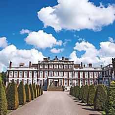 The entrance and driveway leading to Knowsley Hall