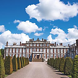 The entrance and driveway leading to Knowsley Hall