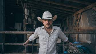 Justin Moore Onsale