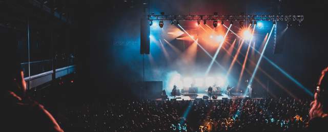 Enjoy an exclusive table with a panoramic view of the entire arena