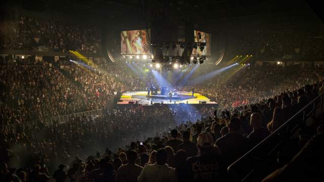 A sold-out crowd at Dignity Health Arena for Luke Combs