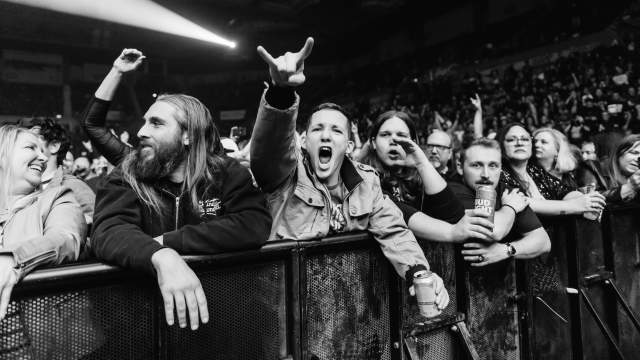 Concert Crowd | Raising Cane's River Center