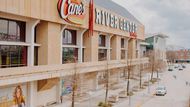 Raising Cane's River Center Exterior Photo