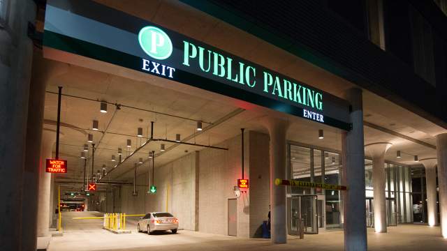 Fifth & Race Parking Garage