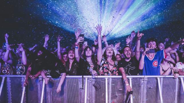 Concert goes at barricade