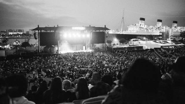 Atmosphere Crowd Shot