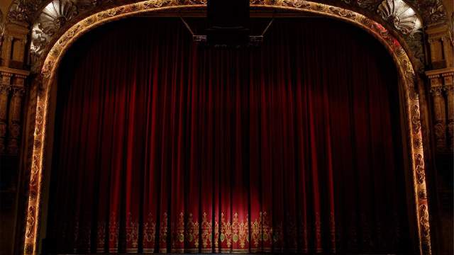 Coronado Main Drape Closed