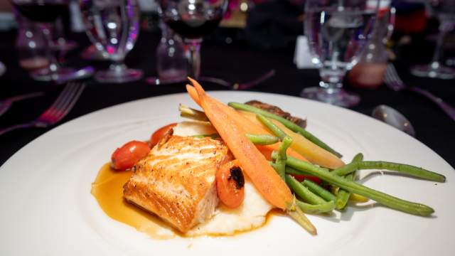 Image showing a plate of salmon and vegetables served very neatly