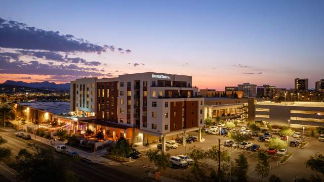 Image of double tree hotel in downtown Tucson
