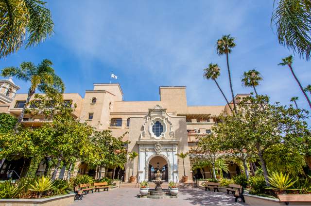 Turf Courtyard1