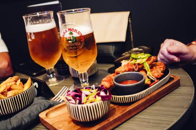 Chicken and Pint Live Lounge