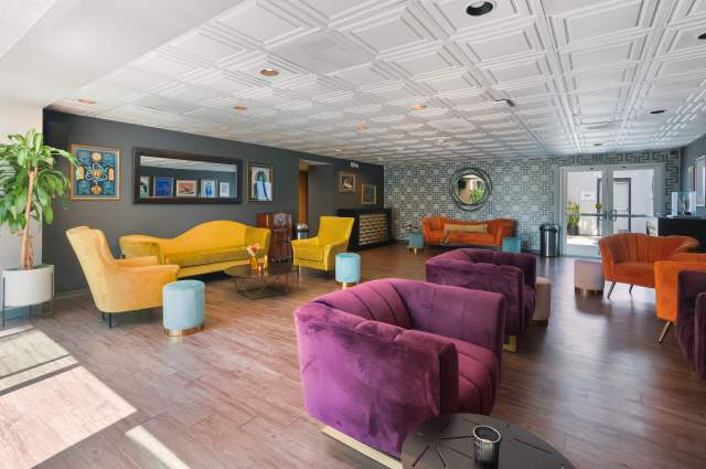 RedwoodLounge1