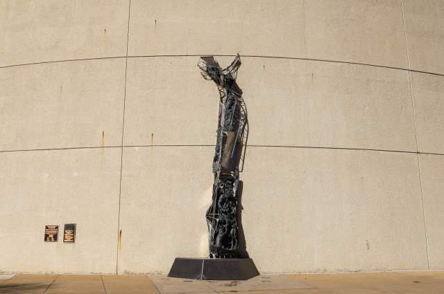 Knockin' On Freedom's Door sculpture by Preston Jackson