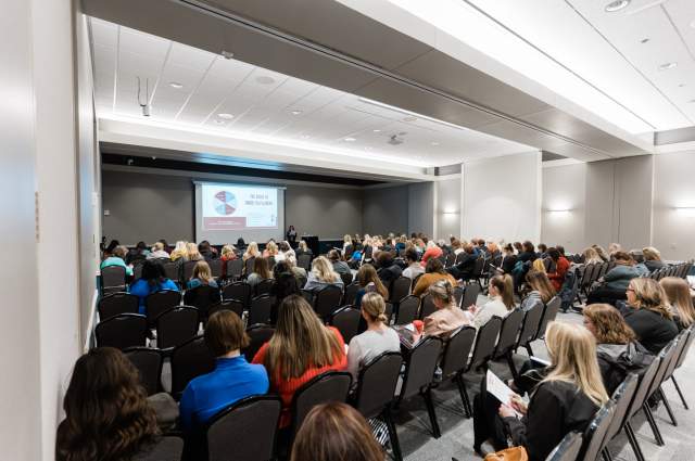 Meeting Room full of attendees for a breakout session