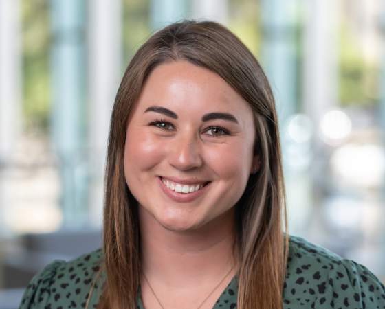 Headshot - Maddie Hartberg