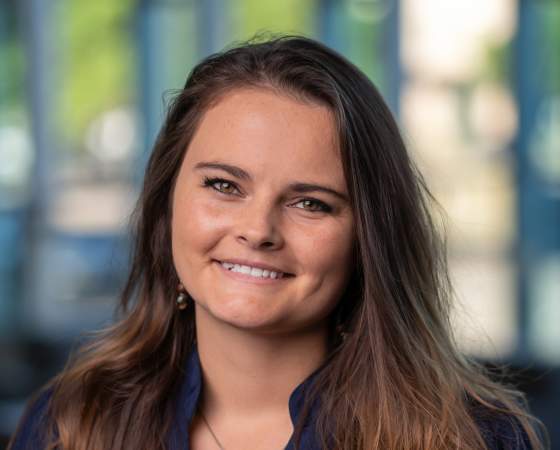 Headshot - Raquel Smith