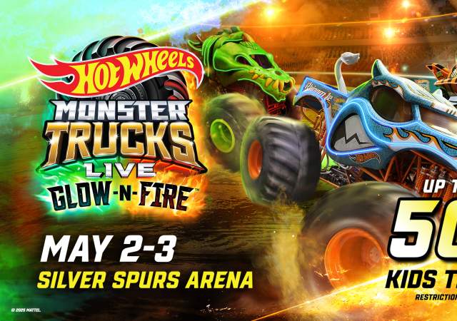 Hot Wheels Monster Trucks Live Glow-N-Fire 2026