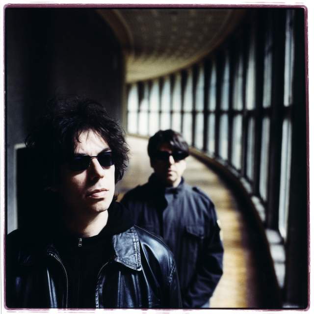 ECHO & THE BUNNYMEN: More Songs To Learn & Sing &#8211; The Very Best of Echo & The Bunnymen