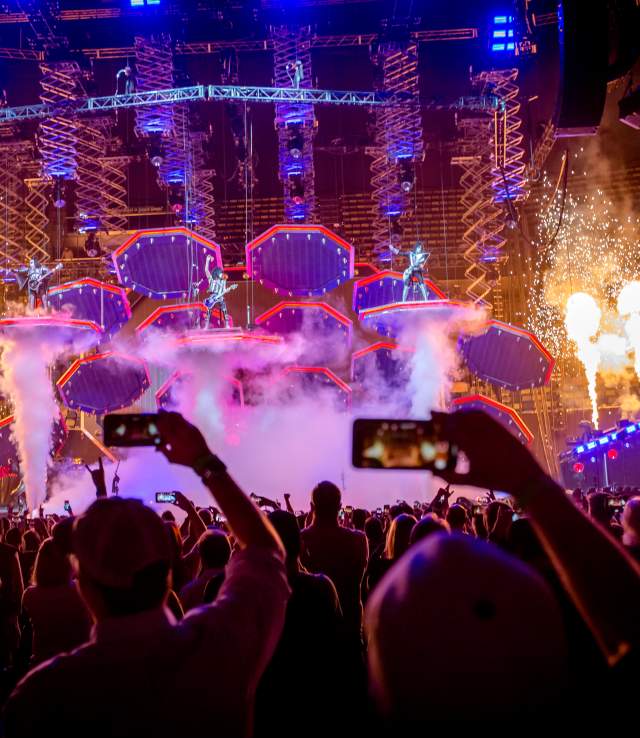 Crowd-1