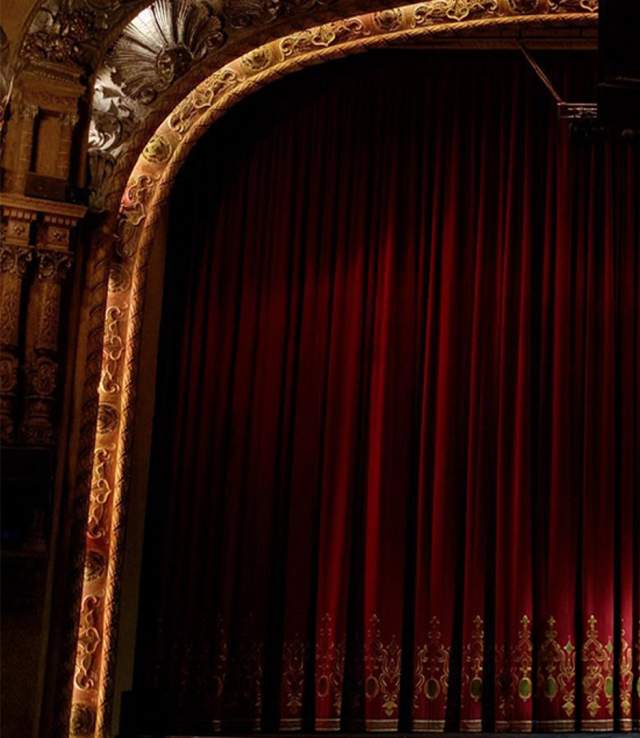 Coronado Main Drape Closed