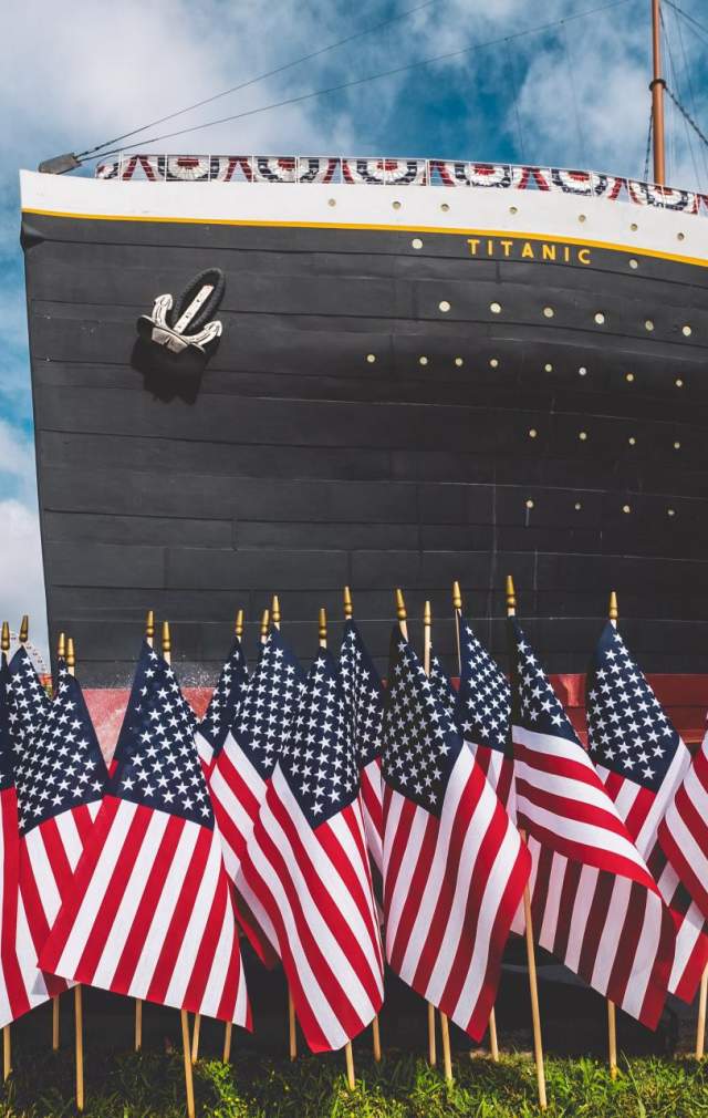 titanic and flags