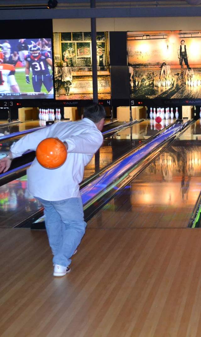 Lanes Bowl & Bistro