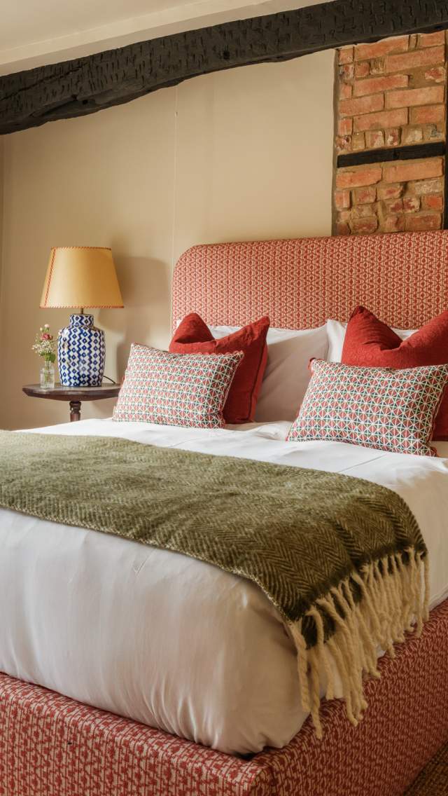 Bedroom, Fleur de Lys